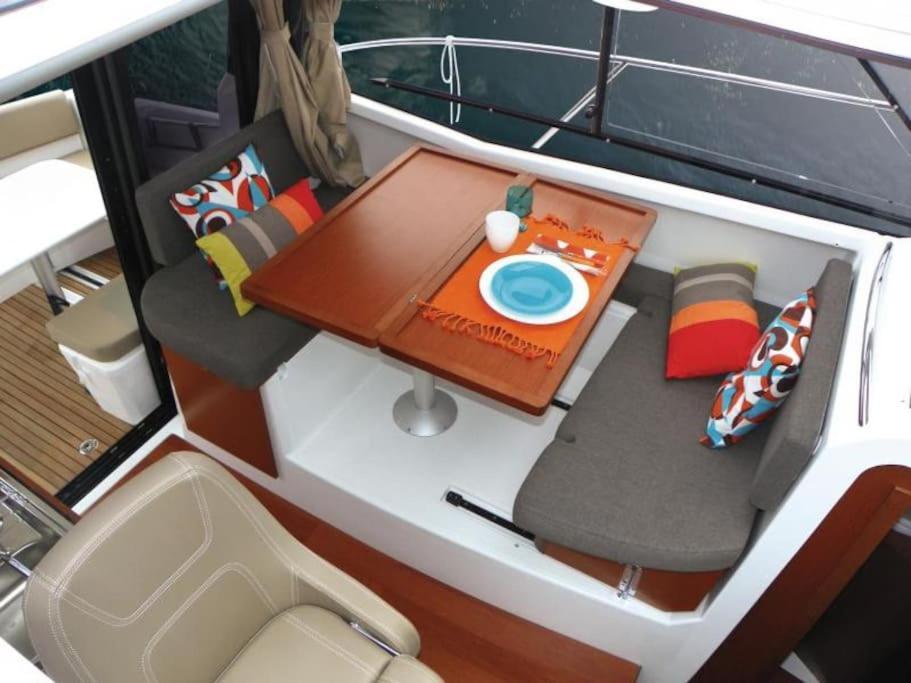 Sejour Sur Bateau De Plaisance Hotel Манделю-ла-Напул Екстериор снимка